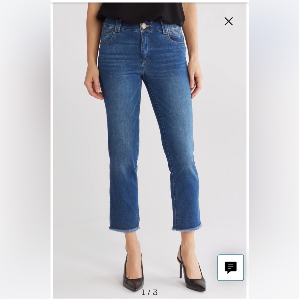 Democracy Women's Blue Cropped Jeans with 'Ab' Technology